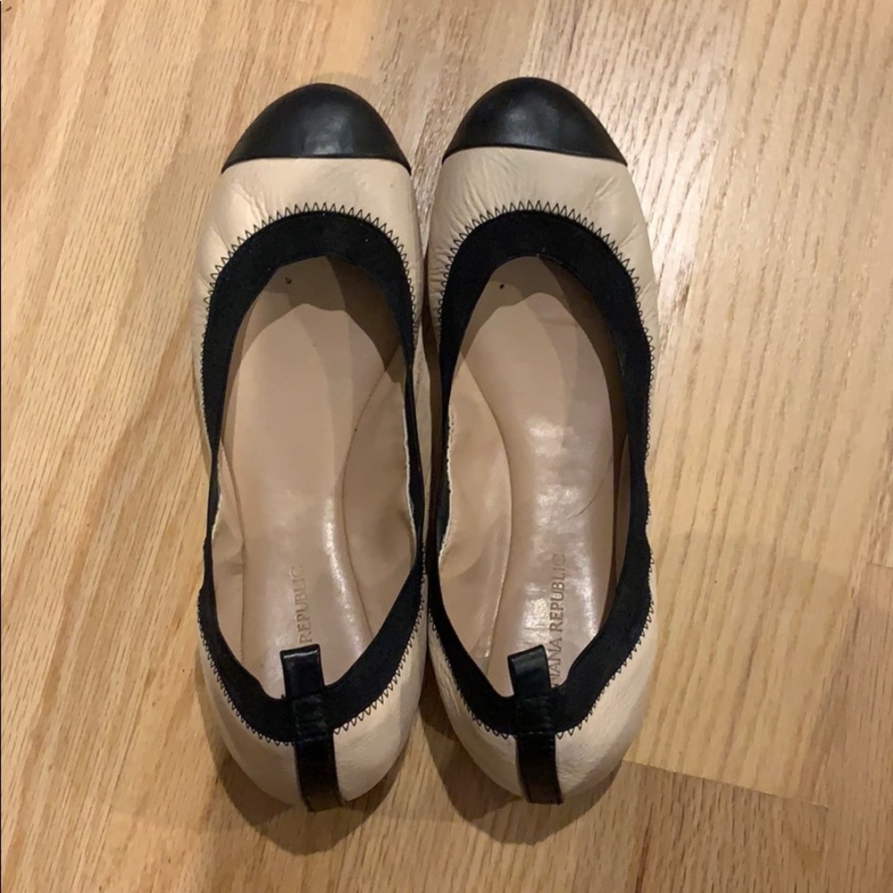 Banana Republic Flats / 8.5